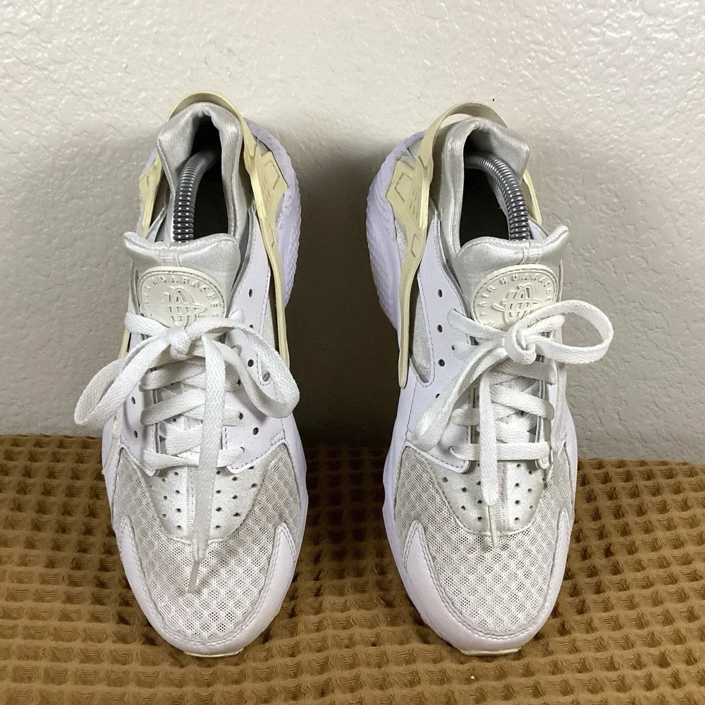 Nike Air Huarache Triple White Mens Sz 9.5 Running Shoes Sneakers 318429-111